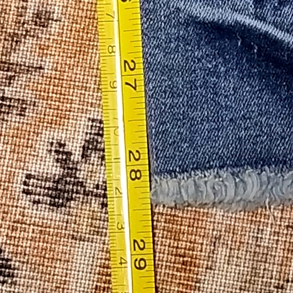 Good American *Good Legs* Frayed Waist  Distressed Skinny Jeans. Size: 2/26. - Picture 10 of 16